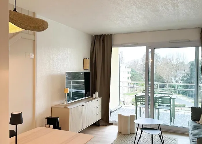 Dans De Standing Apartment